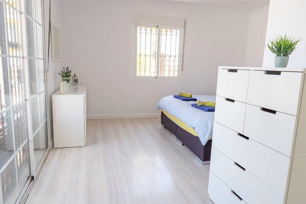 Casa Lilly-Rose, A Beautiful 3 Bedroom Detached Villa A Short Walk To The Villamartin Plaza & Golf Course Luaran gambar