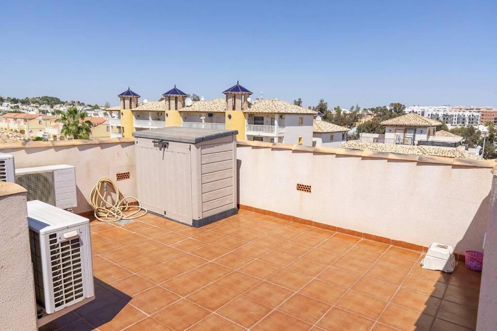 Casa Lilly-Rose, A Beautiful 3 Bedroom Detached Villa A Short Walk To The Villamartin Plaza & Golf Course Luaran gambar