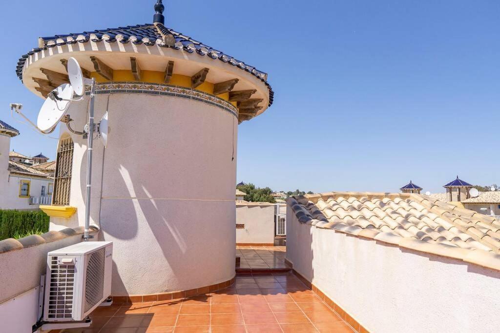 Casa Lilly-Rose, A Beautiful 3 Bedroom Detached Villa A Short Walk To The Villamartin Plaza & Golf Course Luaran gambar