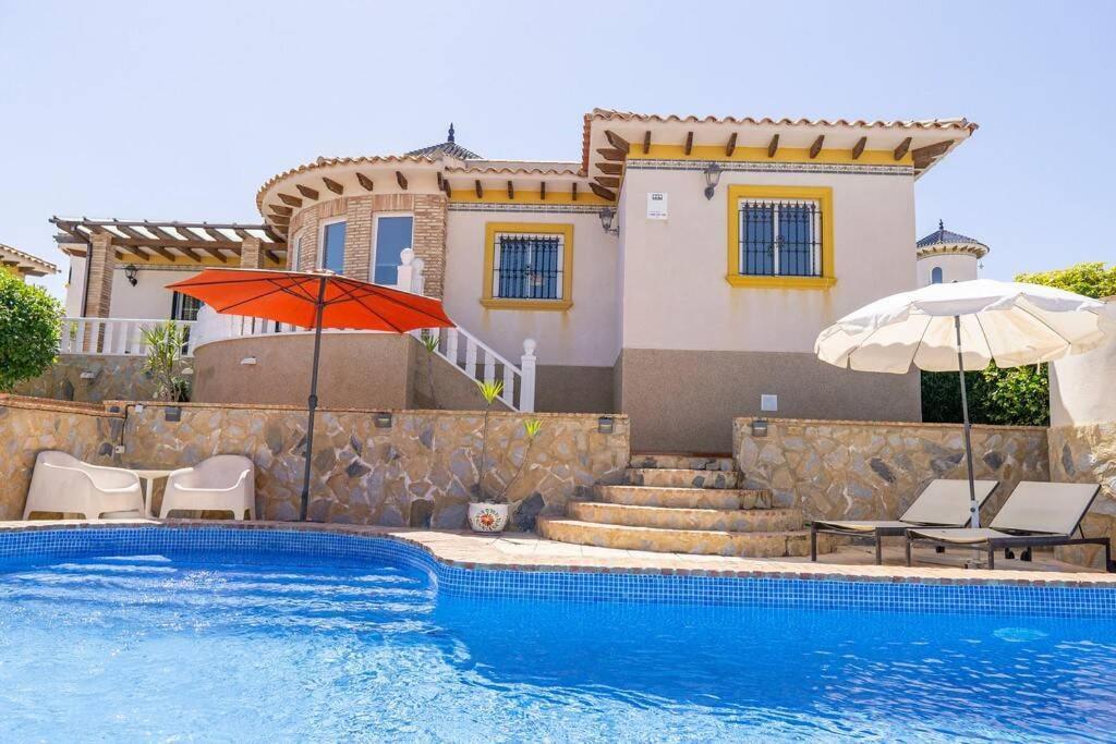 Casa Lilly-Rose, A Beautiful 3 Bedroom Detached Villa A Short Walk To The Villamartin Plaza & Golf Course Luaran gambar