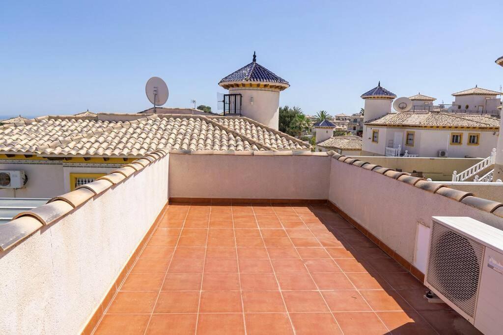Casa Lilly-Rose, A Beautiful 3 Bedroom Detached Villa A Short Walk To The Villamartin Plaza & Golf Course Luaran gambar