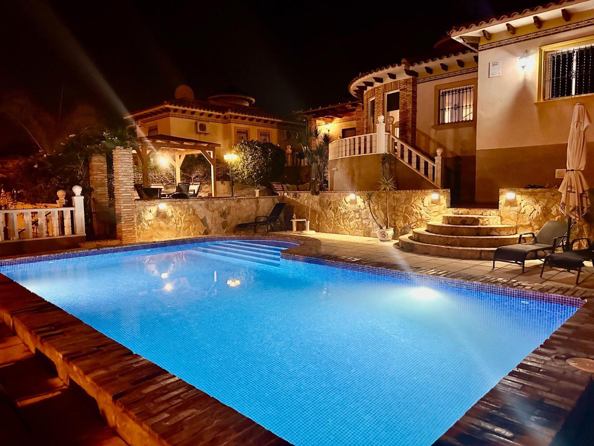 Casa Lilly-Rose, A Beautiful 3 Bedroom Detached Villa A Short Walk To The Villamartin Plaza & Golf Course Luaran gambar